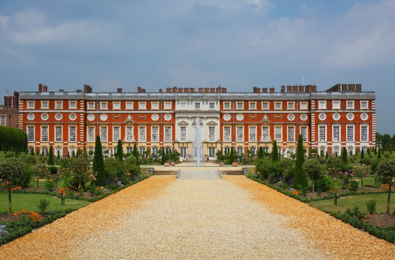 Hampton Court Palace, Windsor Castle, and London Sightseeing Tour - تصویر 12