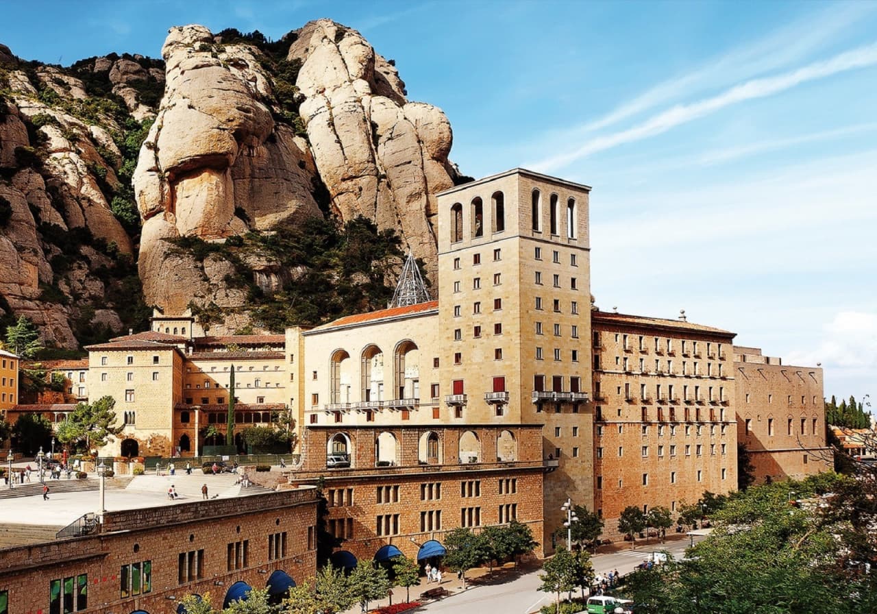 Montserrat, Girona, and Costa Brava Tour from Barcelona - تصویر 4