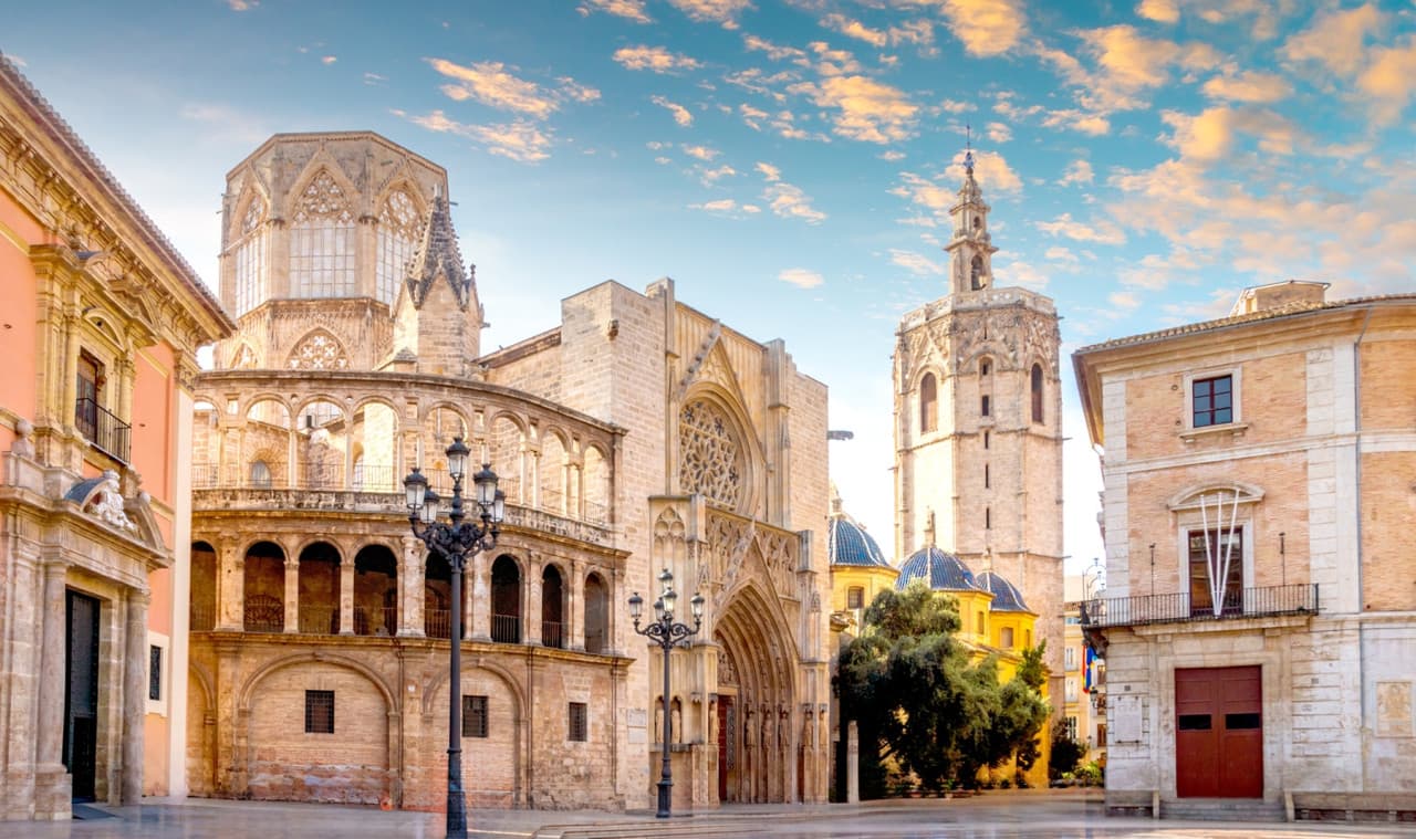 Valencia Cathedral & Holy Grail Tour with English-Speaking Guide & Fast Track Entry - تصویر 3