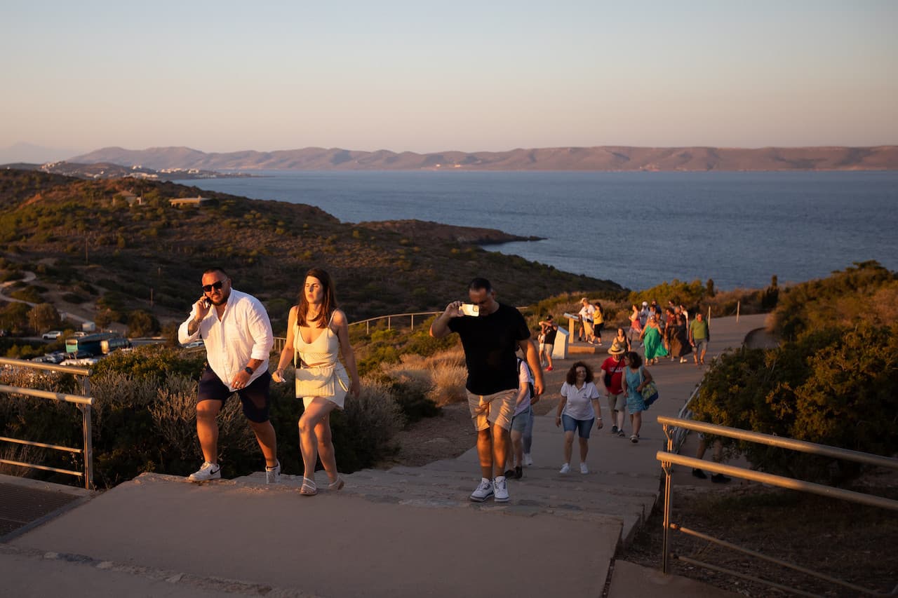 Temple of Poseidon in Cape Sounion Sunset Tour from Athens - تصویر 11