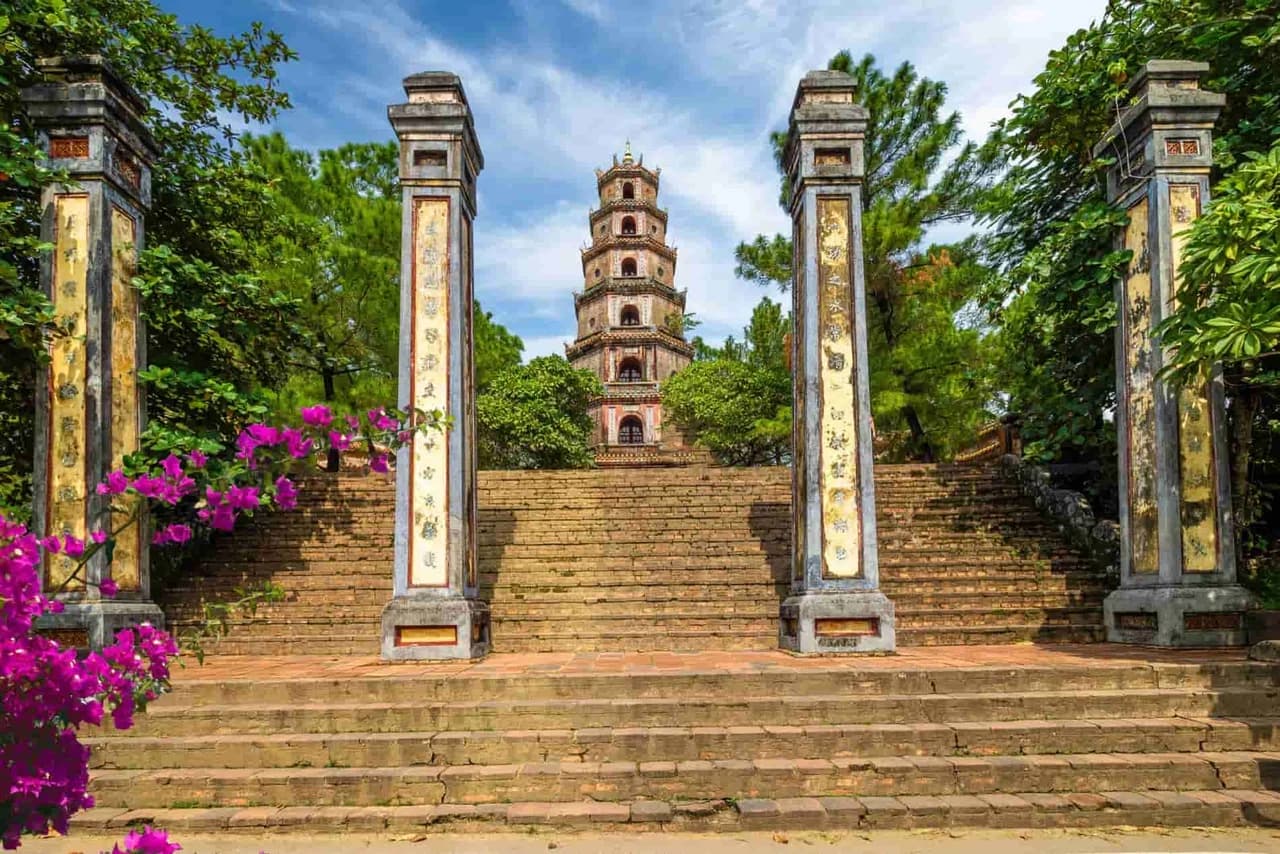 City Sightseeing Hue Hop-on Hop-off Bus Tour - تصویر 16