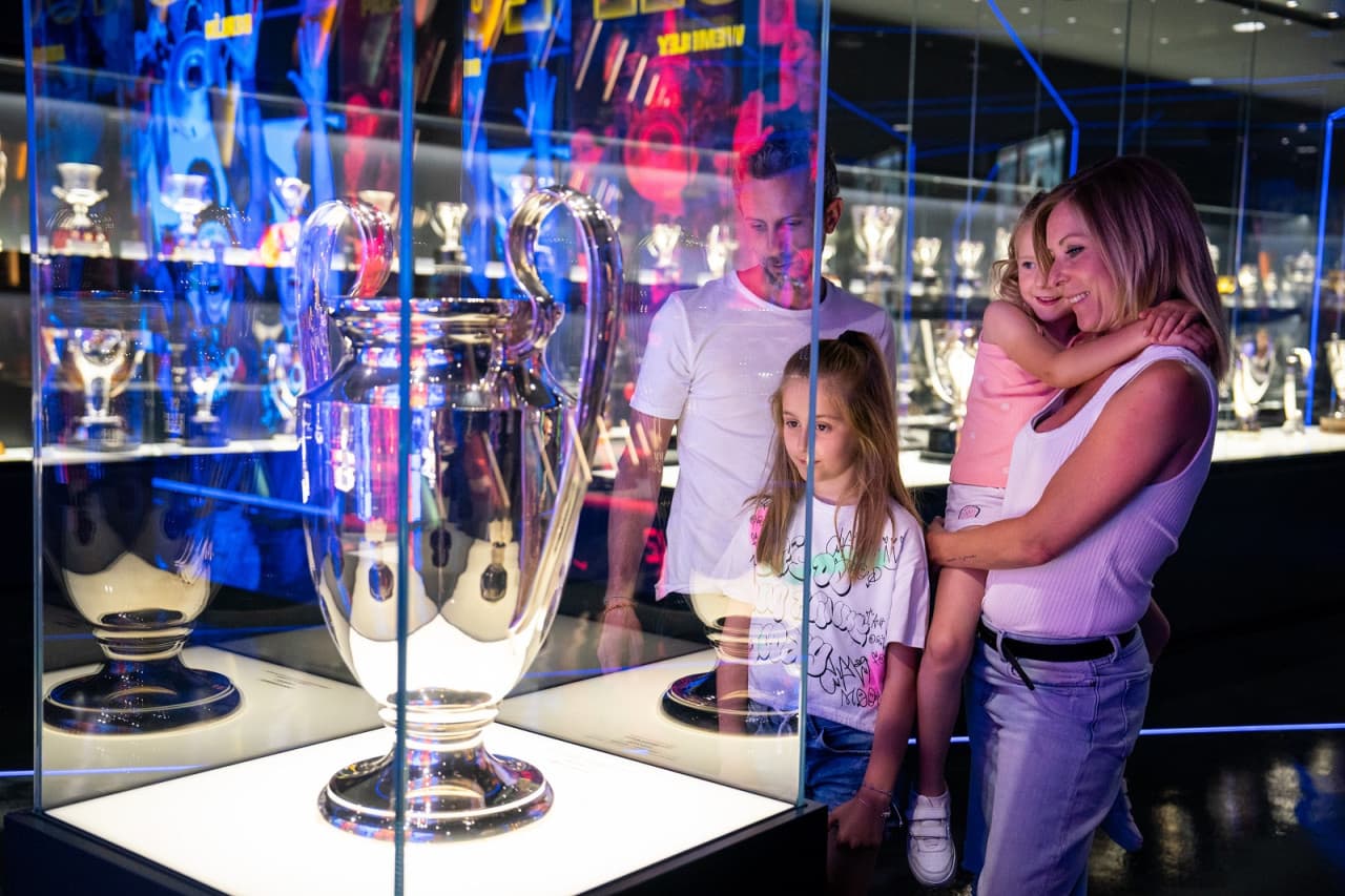 FC Barcelona Museum Guided Tour - تصویر 10