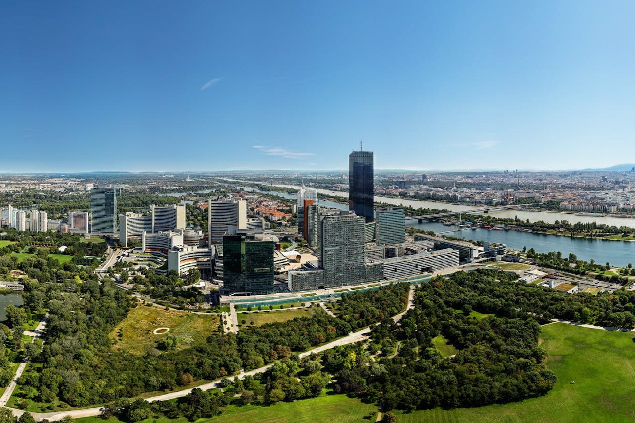 Danube Tower - تصویر 4