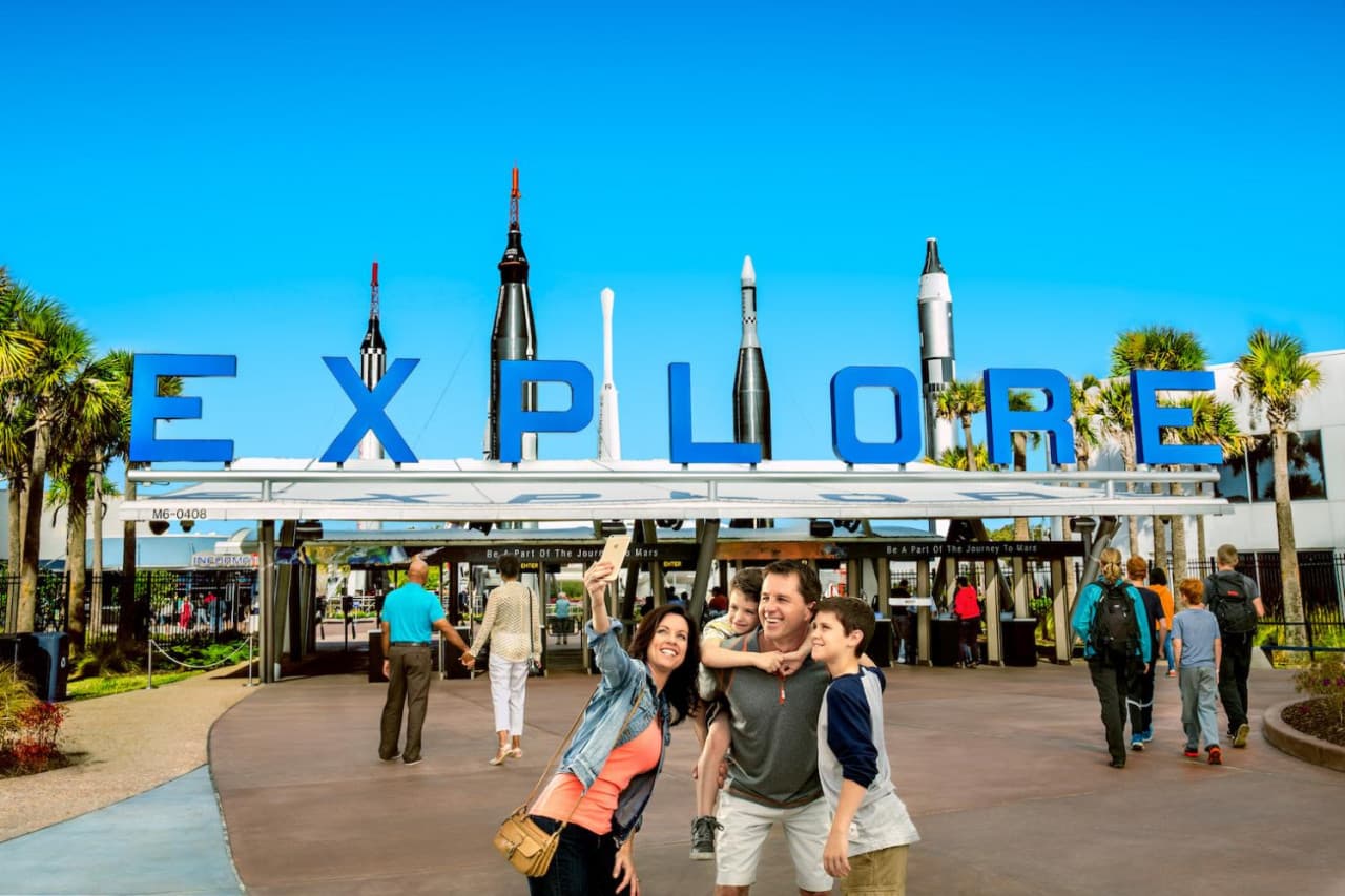 Kennedy Space Center Visitor Complex Admission with Round Trip Transportation from Orlando Area - تصویر 21