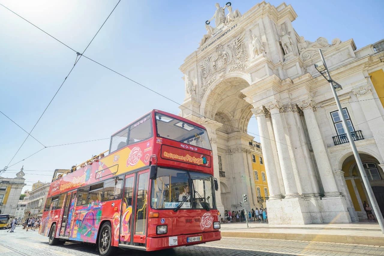 City Sightseeing Lisbon Hop-on Hop-off Bus Tour - تصویر اصلی