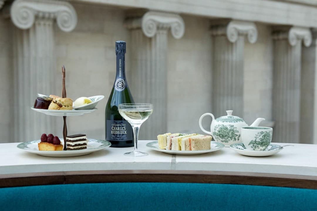 Afternoon Tea at the British Museum - تصویر اصلی