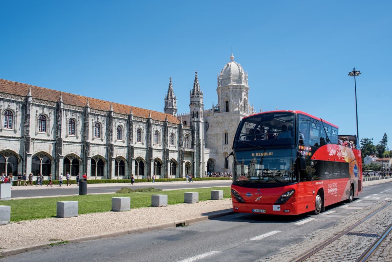 Lisbon Hop-on Hop-off Bus Tour - تصویر 2
