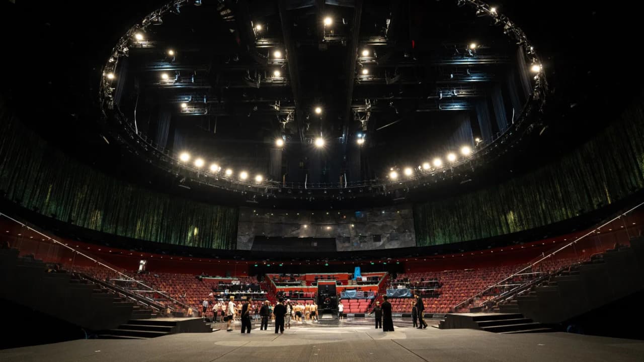 House of Dancing Water Backstage Tour in Macau - تصویر 2