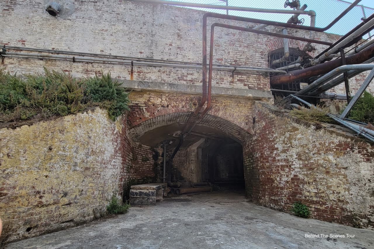 Official Alcatraz Island Admission Ticket + Audio Tour with Roundtrip Ferry by Alcatraz City Cruises - تصویر 17