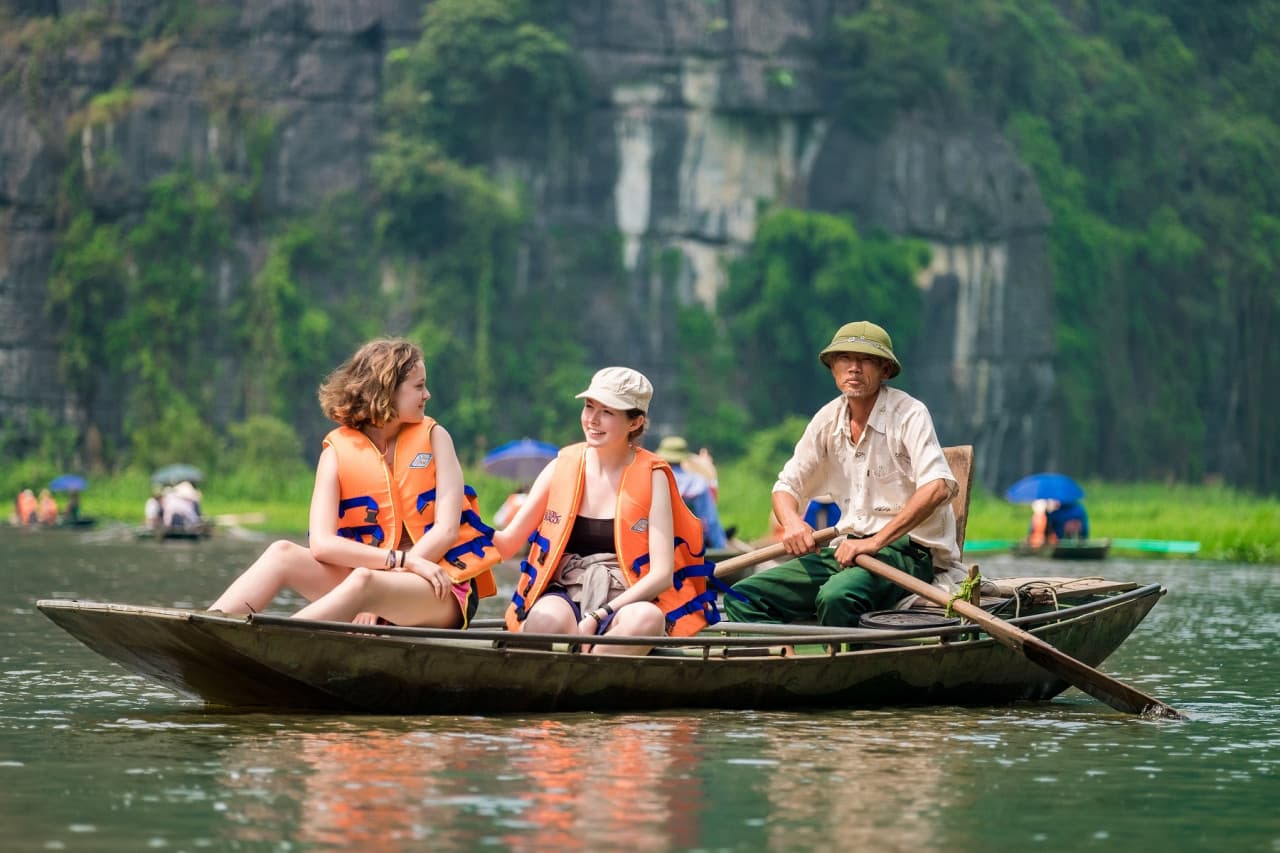 Hoa Lu and Tam Coc Tour from Hanoi - تصویر 9