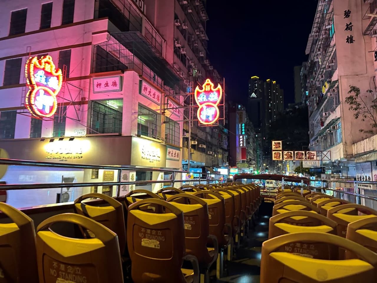 Hong Kong Open Top Bus Night Tour - تصویر 2