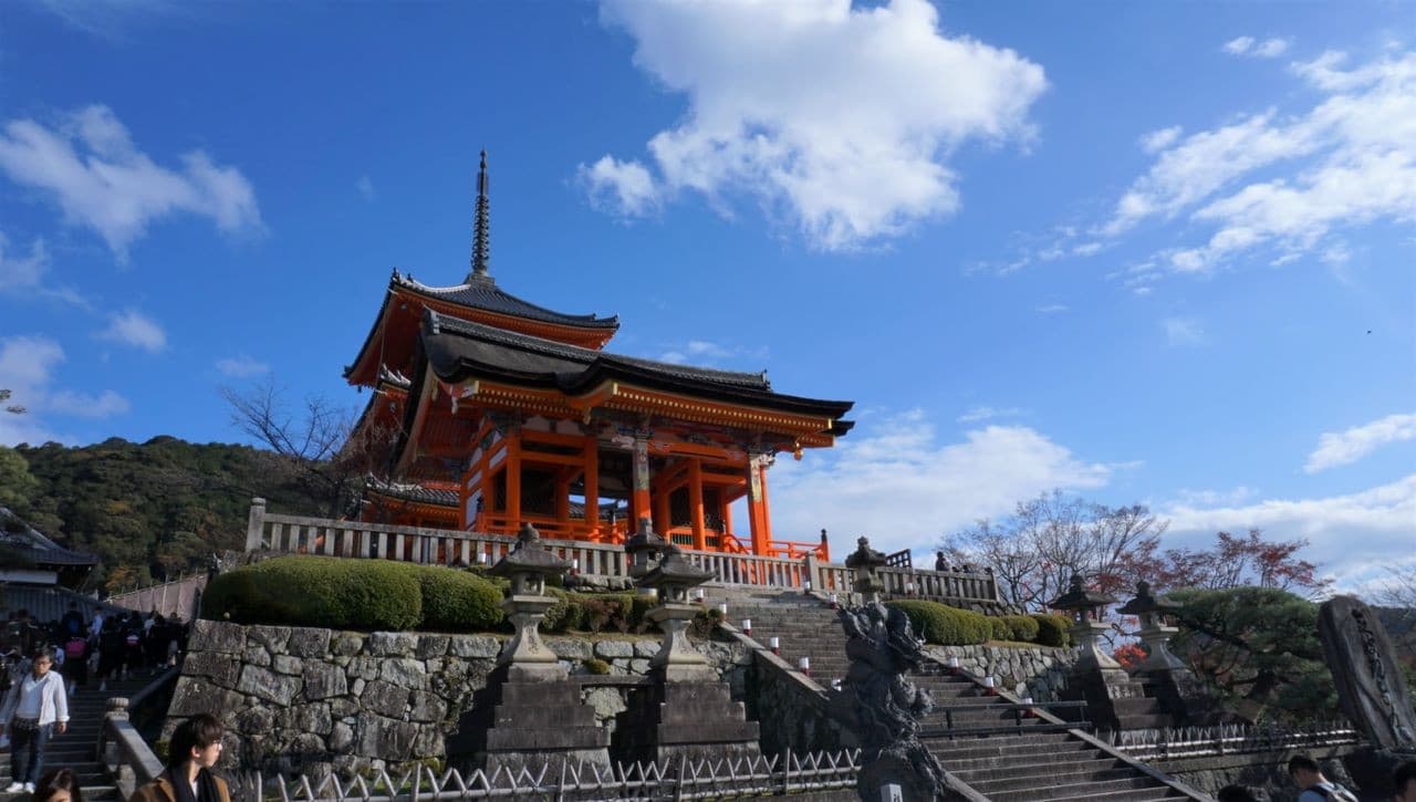 Kyoto Full-Day Tour: Nijo Castle, Kinkaku-ji,  Fushimi Inari Taisha, Kiyomizu-dera Temple - تصویر اصلی