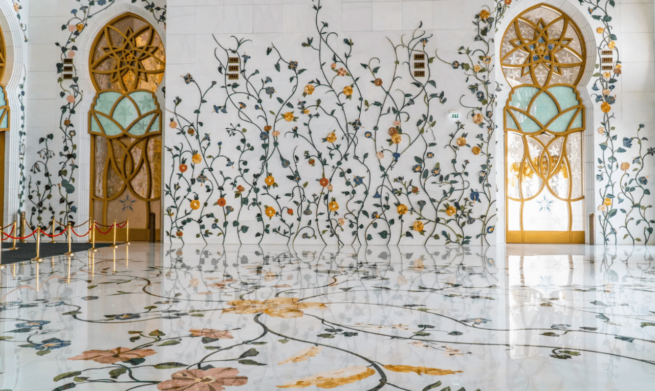 Abu Dhabi Full-Day Tour from Dubai: Sheikh Zayed Mosque, Emirates Palace, Corniche - تصویر 3