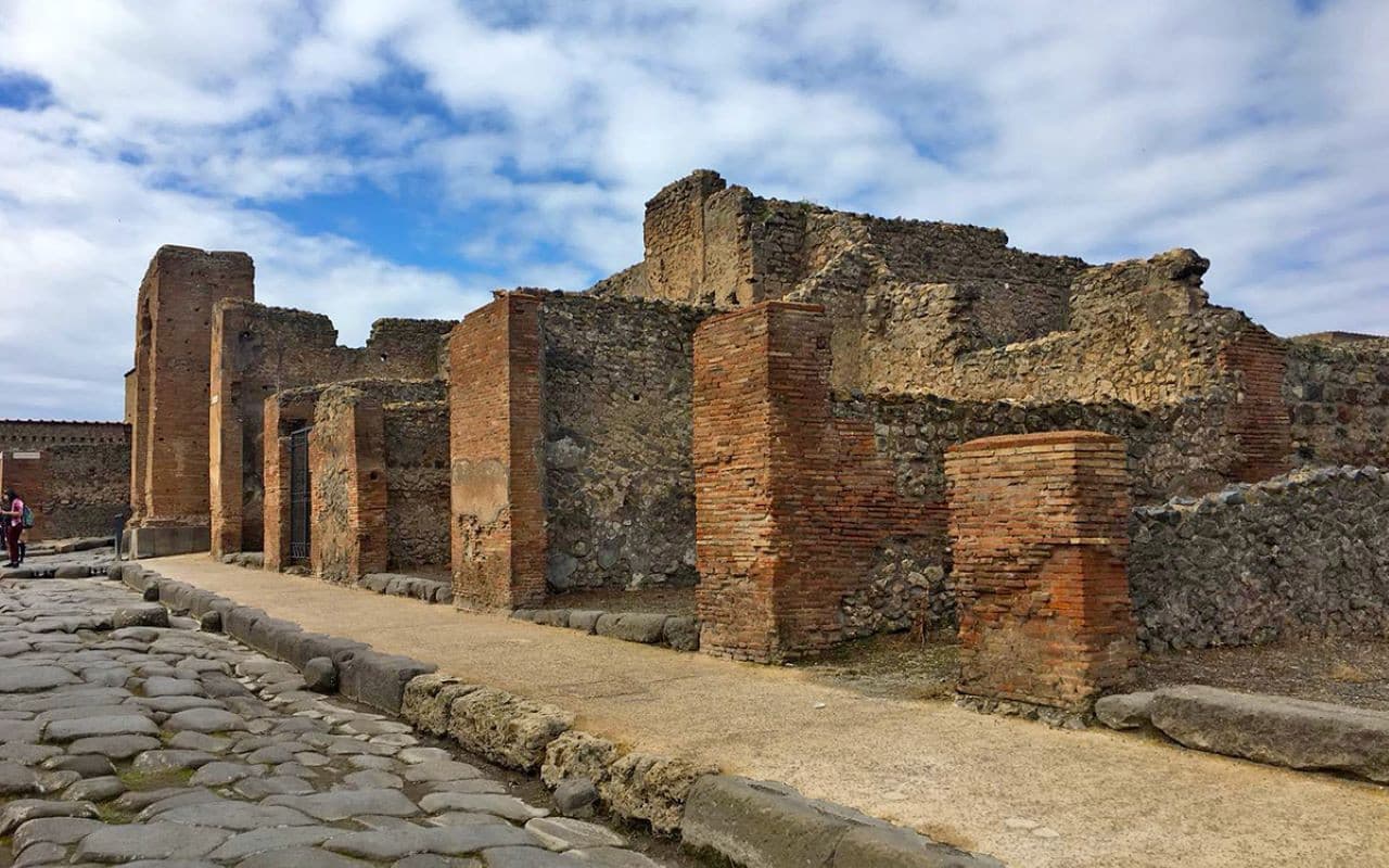 Pompeii and Naples Full-Day Tour from Rome - تصویر 19
