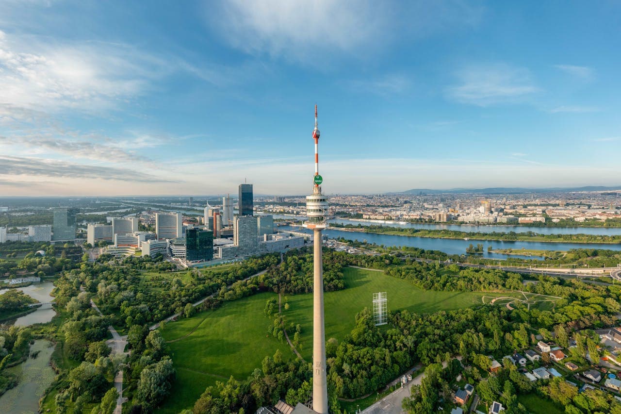 Danube Tower - تصویر 3