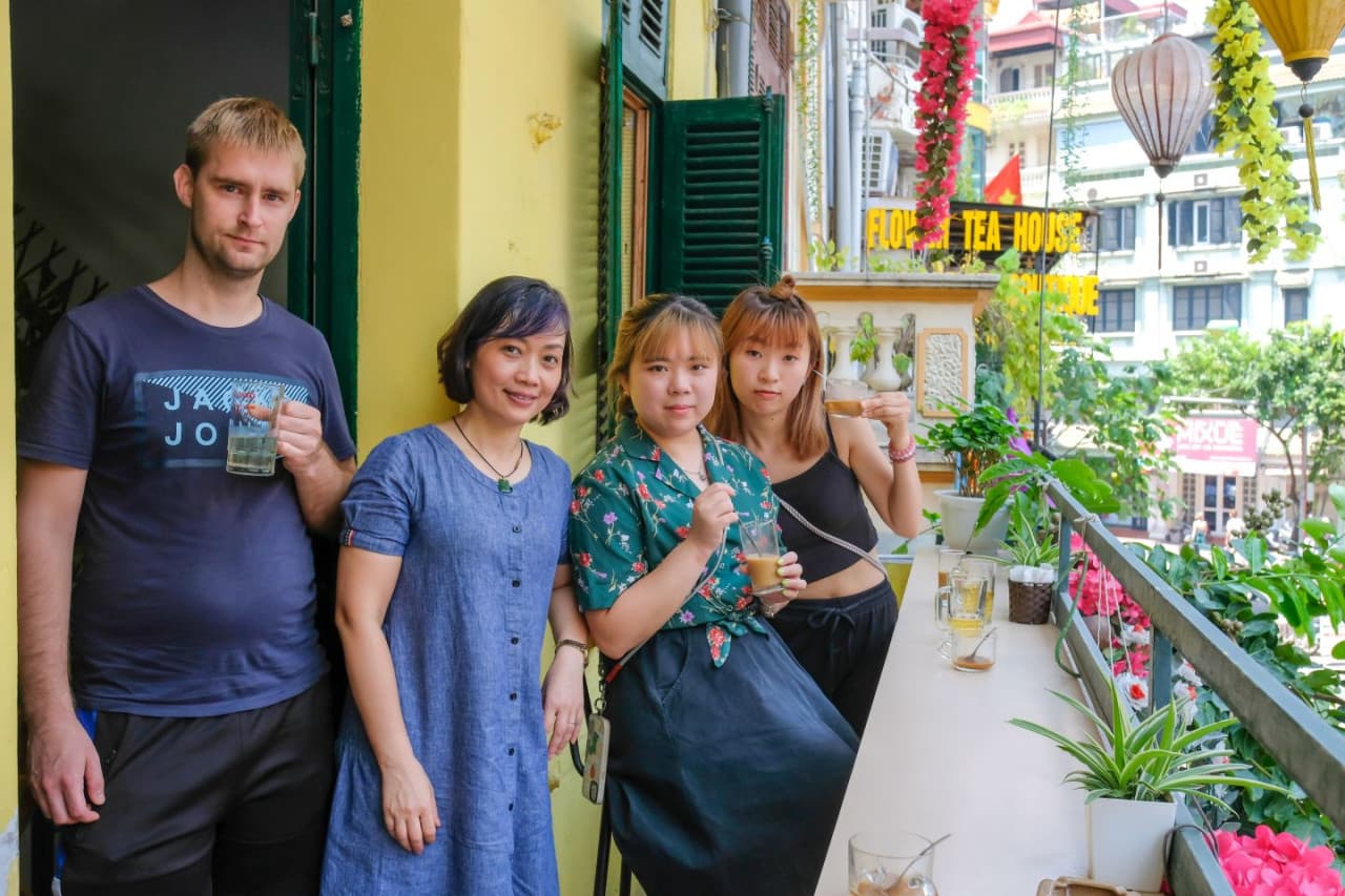 Hanoi Instagram Tour: Ceramic Mosaic Mural, Sword Lake, Long Bien Bridge - تصویر 6