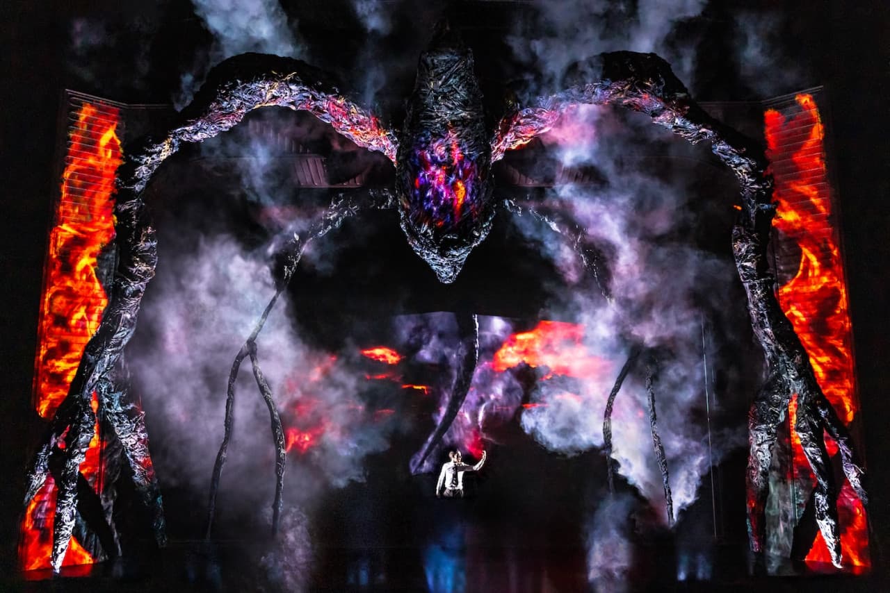 Stranger Things: The First Shadow Broadway Show Ticket in New York - تصویر 3