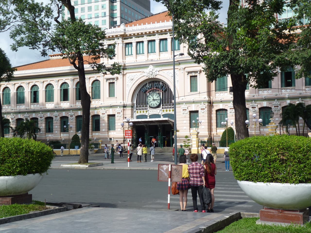 Ho Chi Minh City and Cu Chi Tunnels Full-Day Tour - تصویر 2
