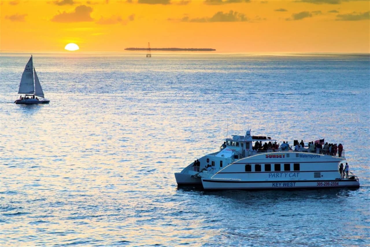 Key West Sunset Buffet Dinner Cruise with Open Bar and Live Music - تصویر 3
