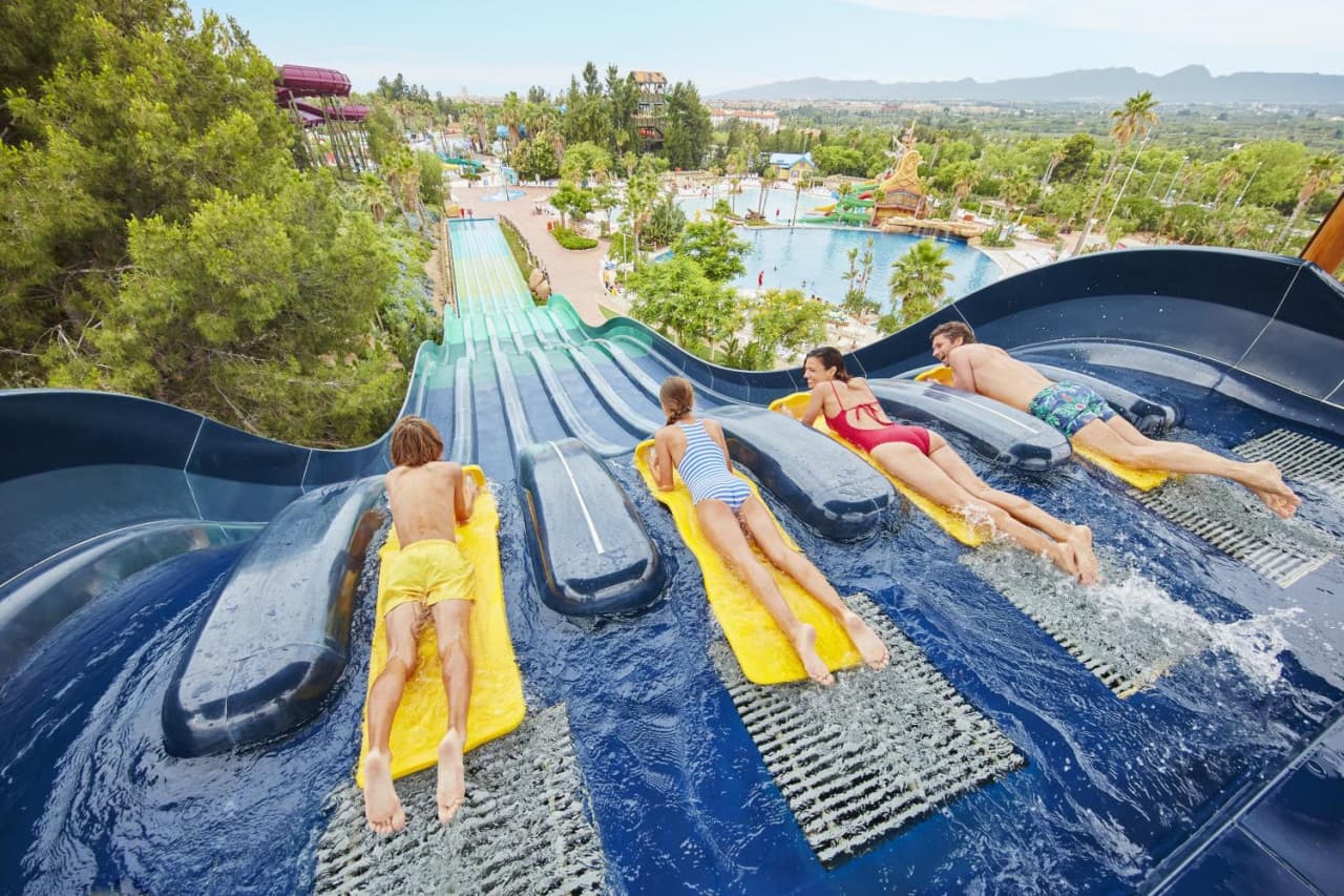 Caribe Aquatic Park Tour from Barcelona - تصویر اصلی