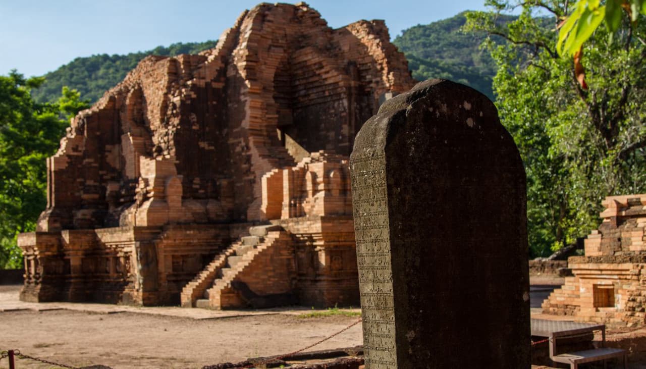 My Son Sanctuary and Hoi An Ancient Town Tour from Da Nang - تصویر 6