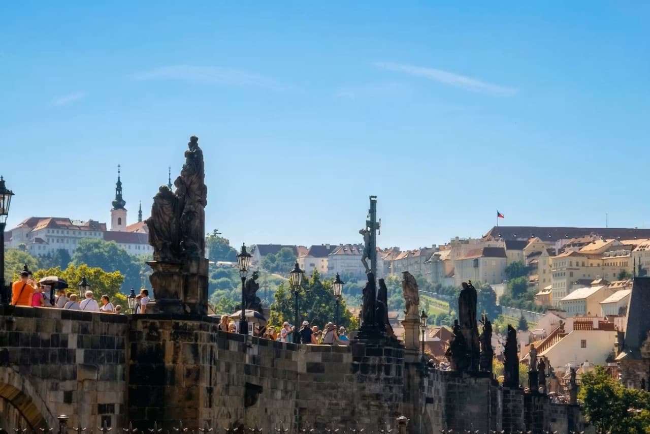 Charles Bridge Towers Ticket + Audio Guide - تصویر 5