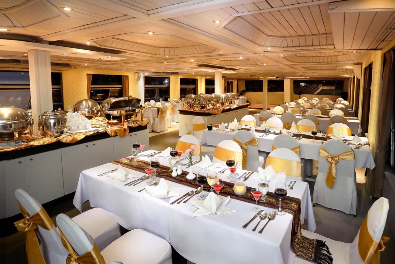 Chao Phraya Dinner Cruise aboard River Star Princess - تصویر 10