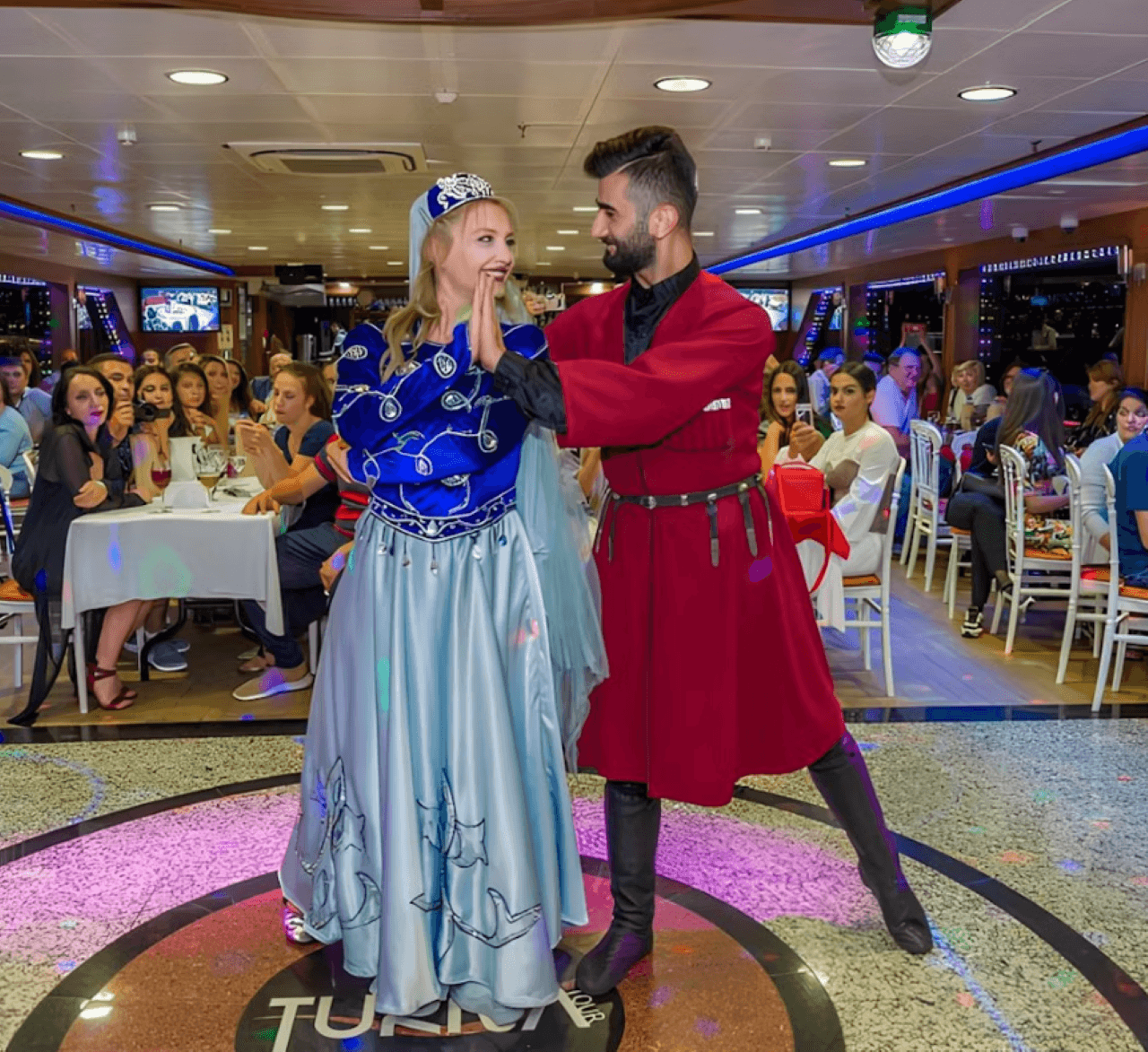 Bosphorus Dinner Cruise with Turkish Night Show - تصویر 9