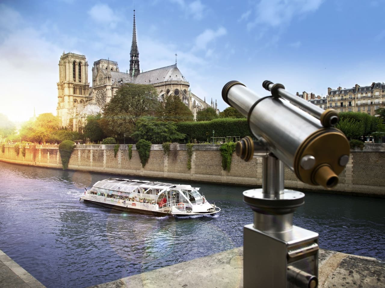 Batobus Paris Hop-on Hop-Off Riverboat - تصویر 2