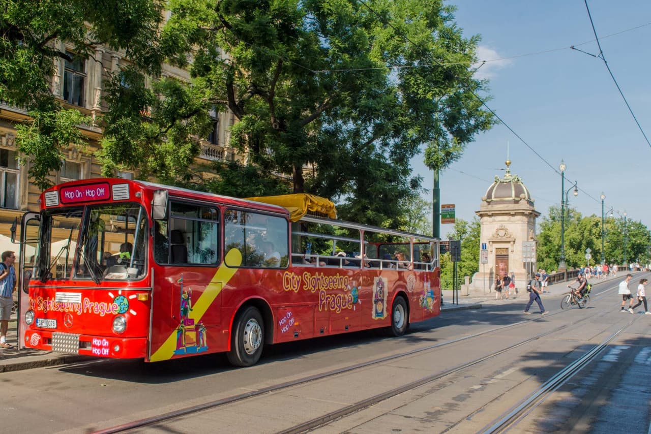 City Sightseeing Prague Hop-on Hop-off Bus Tour - تصویر 2