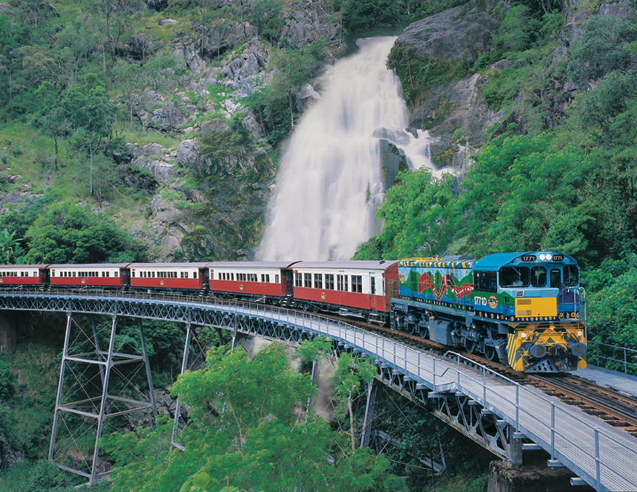 Full-Day Kuranda Tour with Skyrail Cableway, Scenic Railway, Rainforestation and Butterfly Sanctuary - تصویر 5