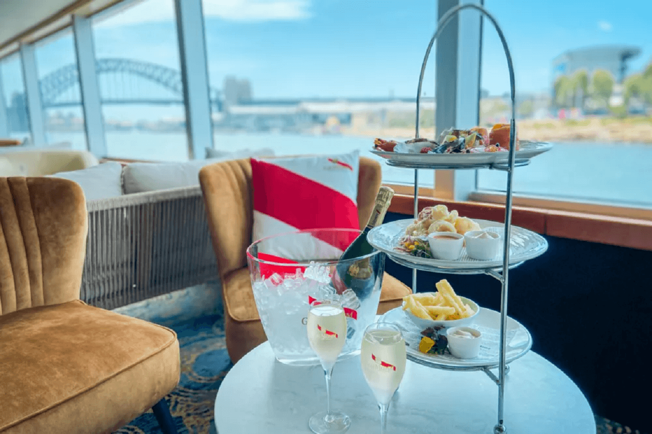Captain Cook Cruises - Sydney Harbour Dining Experience Sightseeing Cruise - تصویر 5