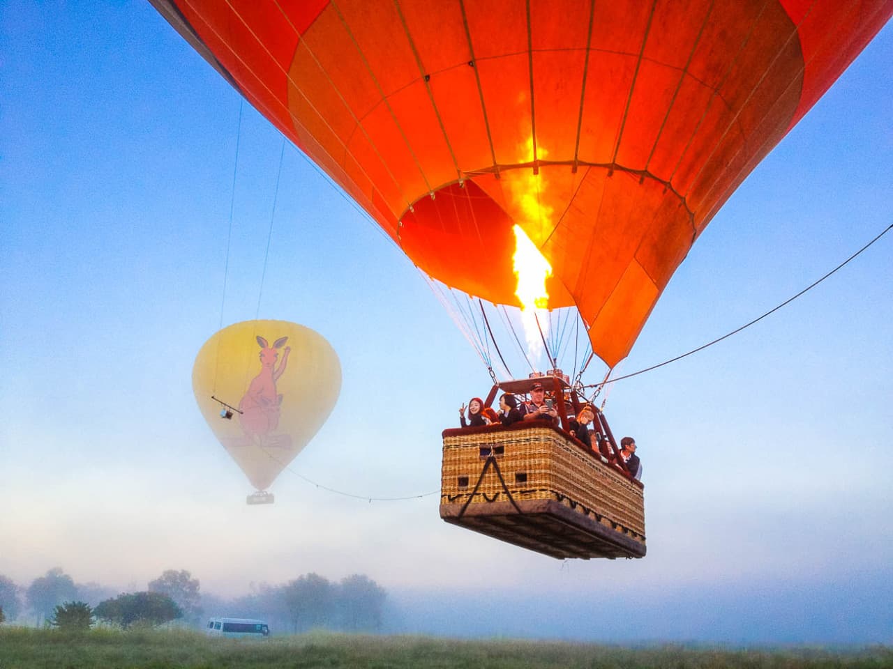 Cairns Hot Air Balloon Flight with Sparkling Wine and Optional Round Trip Transfer - تصویر اصلی