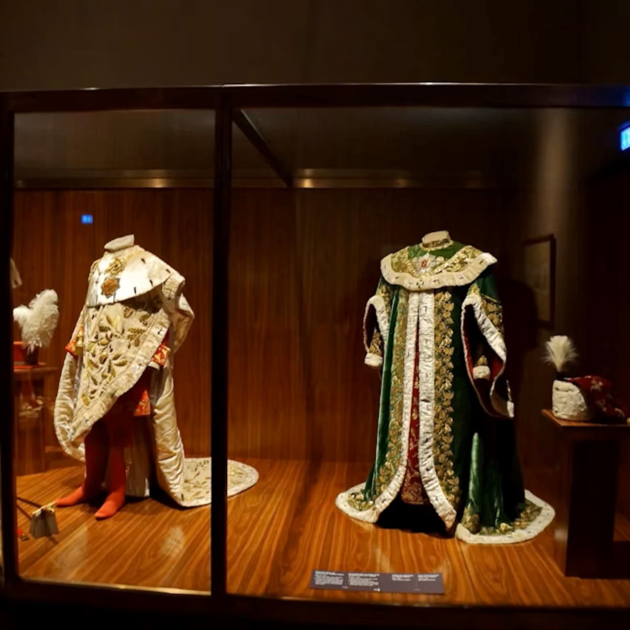 Imperial Treasury at the Hofburg Palace - تصویر 2