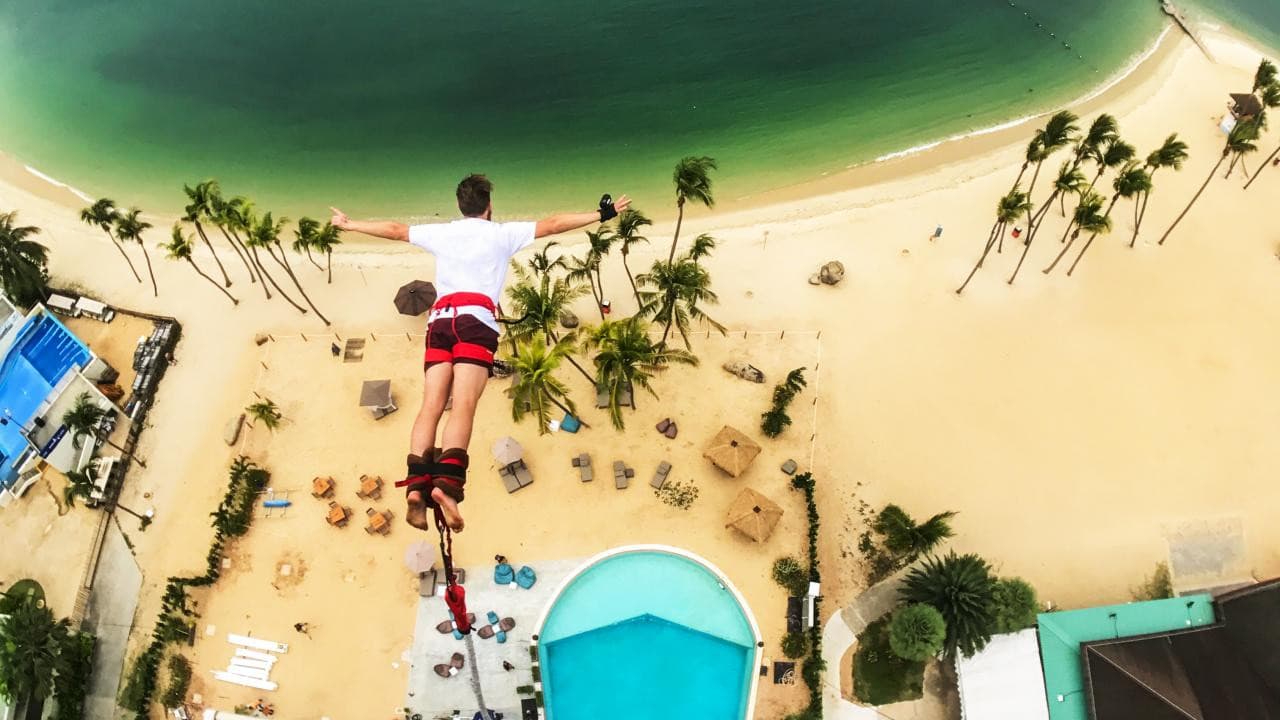 Skypark Sentosa by AJ Hackett Ticket: Bungy Jump and Giant Swing - تصویر 3