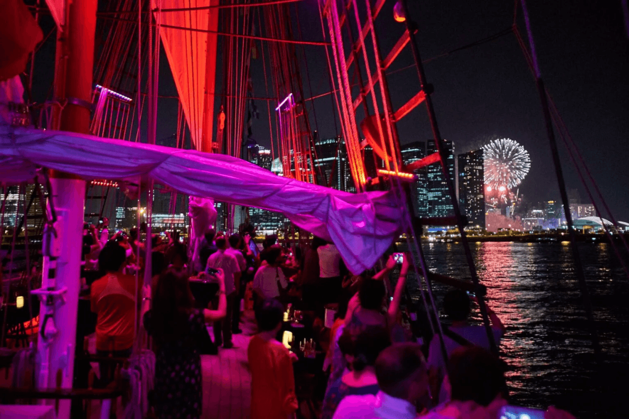 The Royal Albatross - Luxury Tall Ship Cruise Ticket - تصویر 38