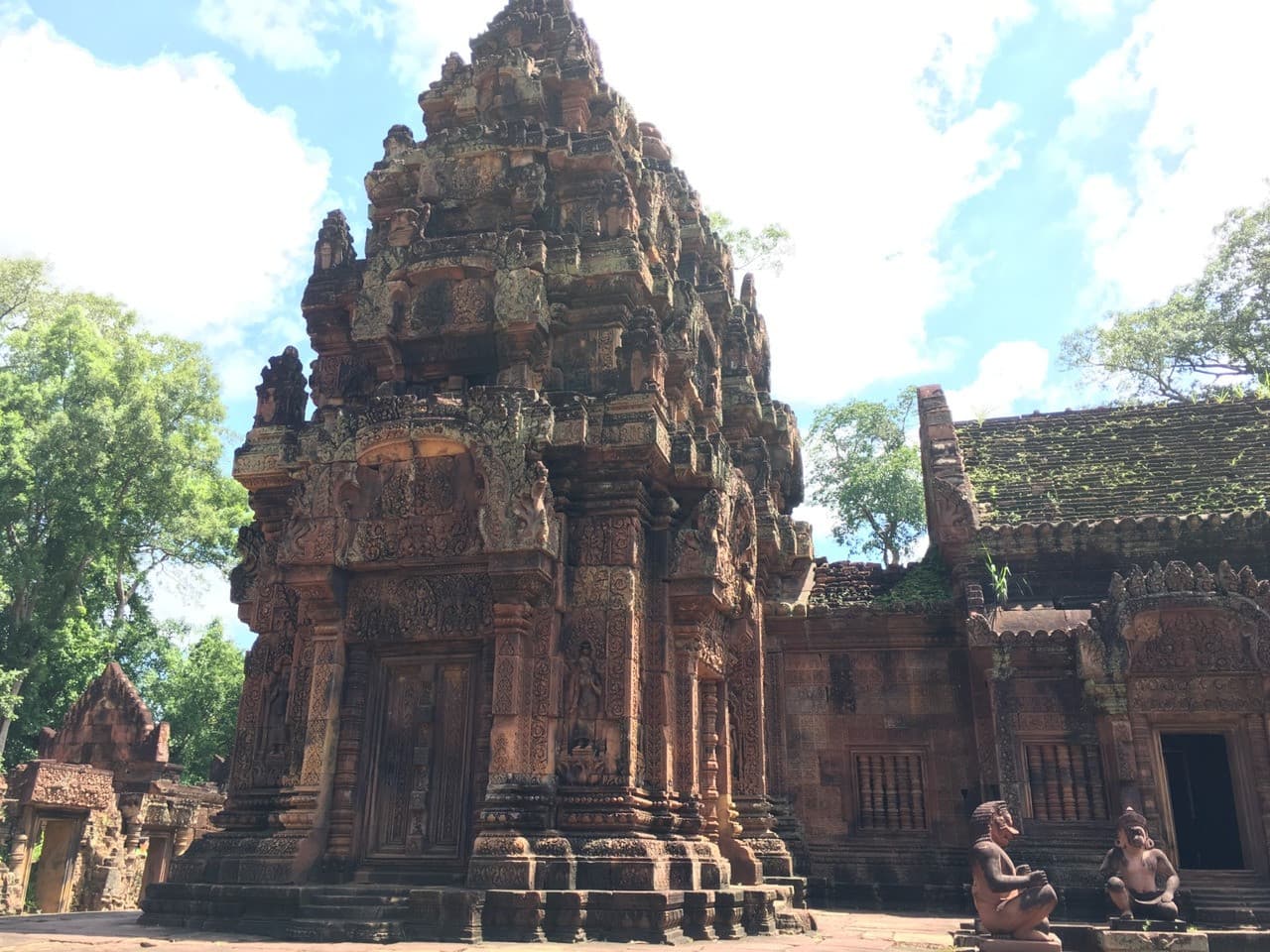 Beng Mealea, Banteay Srei, Banteay Samre, and Phnom Bakheng Tour - تصویر 9