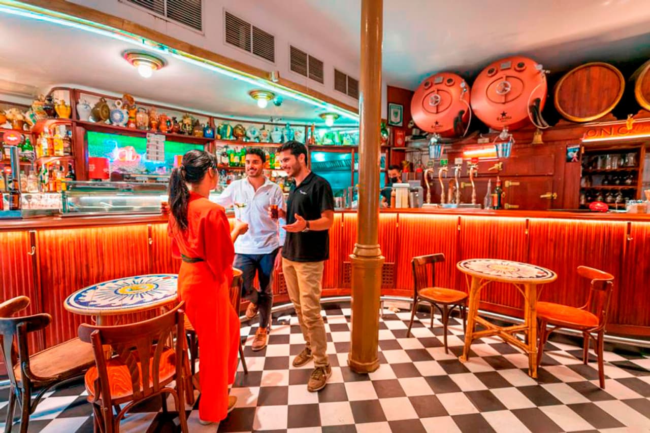 Barcelona Old Town Walking Tour with Flamenco Show and Tapas Dinner - تصویر 12