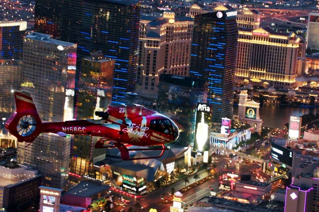 Las Vegas Strip Helicopter Night Flight - تصویر 6