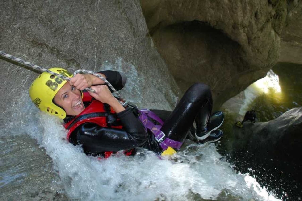 Canyoning Adventure in Interlaken - تصویر اصلی