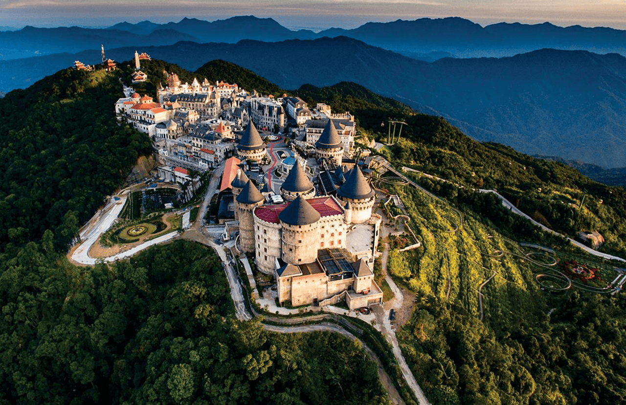 Ba Na Hills and Golden Bridge Full-Day Private Tour from Da Nang with Korean-speaking Guide - تصویر 8