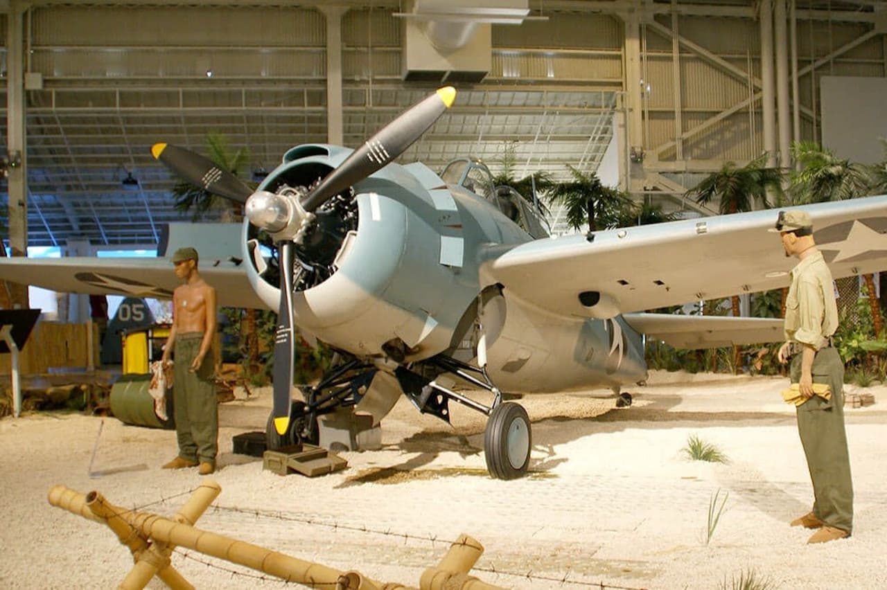 Passport to Pearl Harbour - تصویر 2