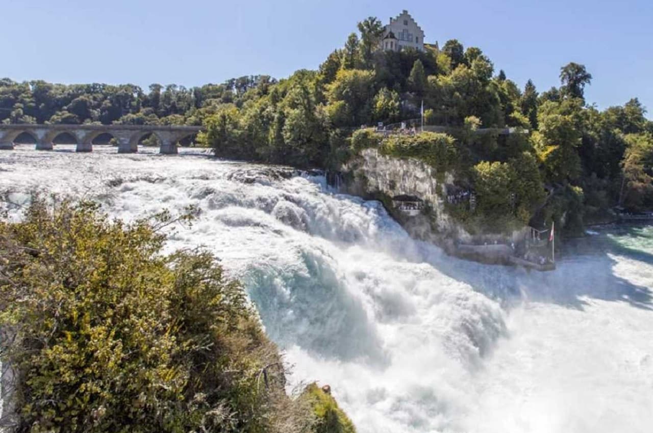 Rhine Falls Tour from Zurich - تصویر اصلی