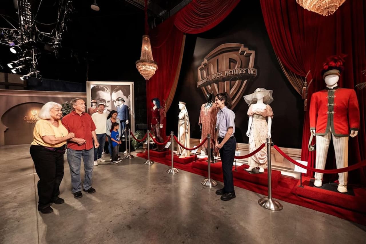 Warner Bros. Studio Tour Hollywood Guided Tour: TCM's Classic Films Tour - تصویر 3