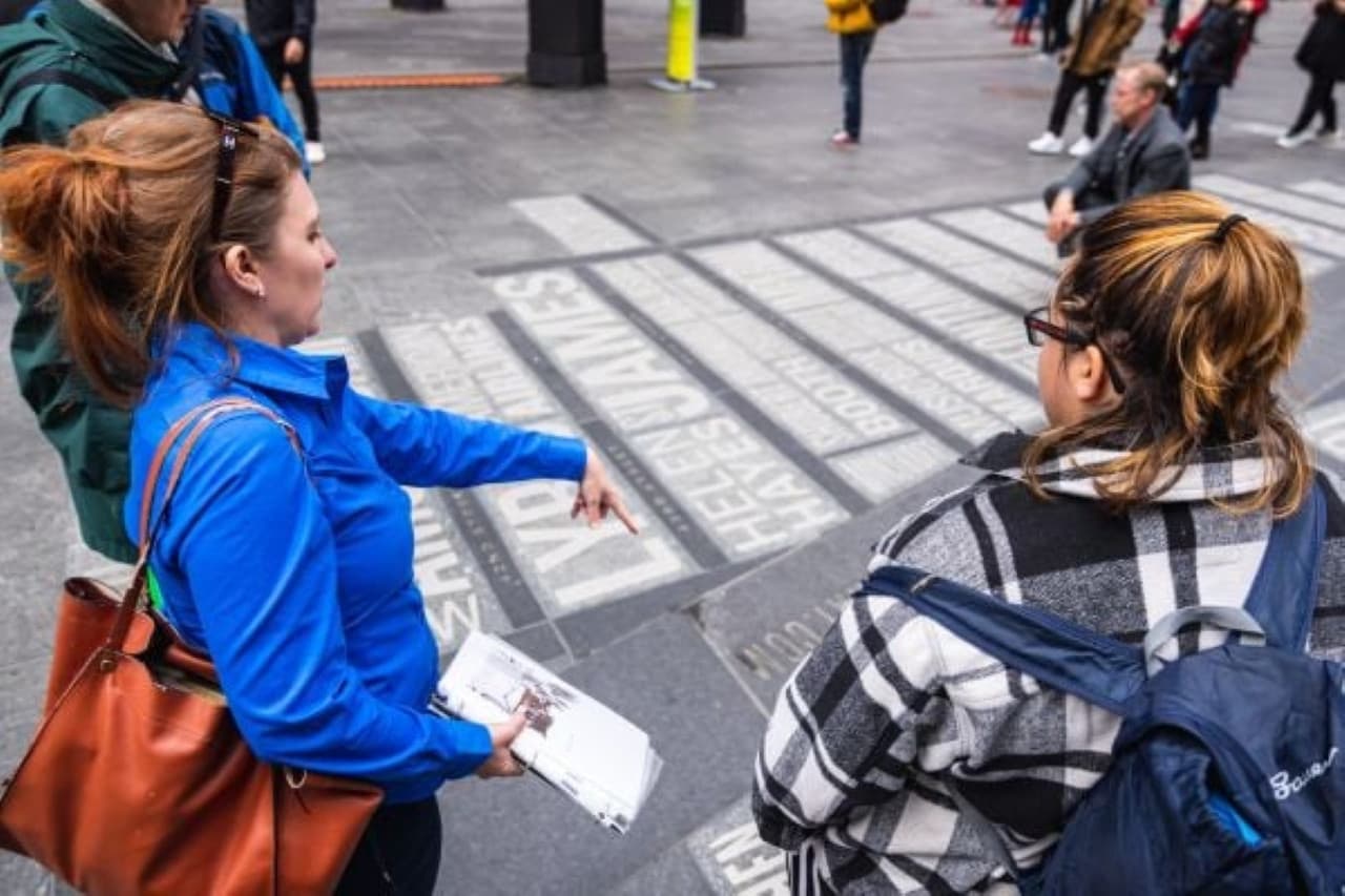 New York Broadway Walking Tour with Studio Visit - تصویر 6