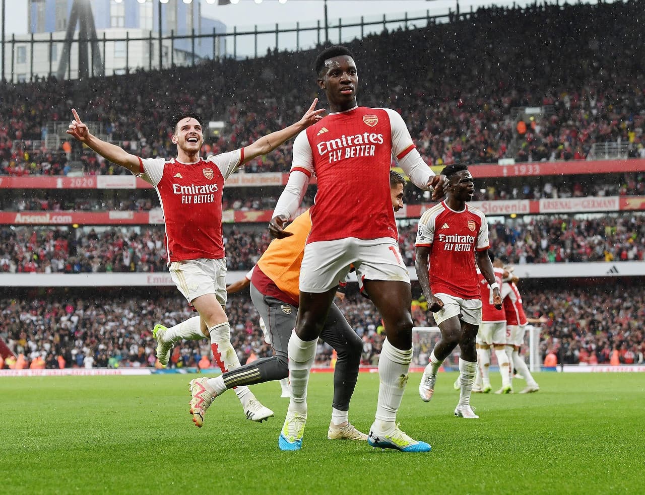 Premier League Football - Arsenal FC Match Ticket at Emirates Stadium - تصویر 8