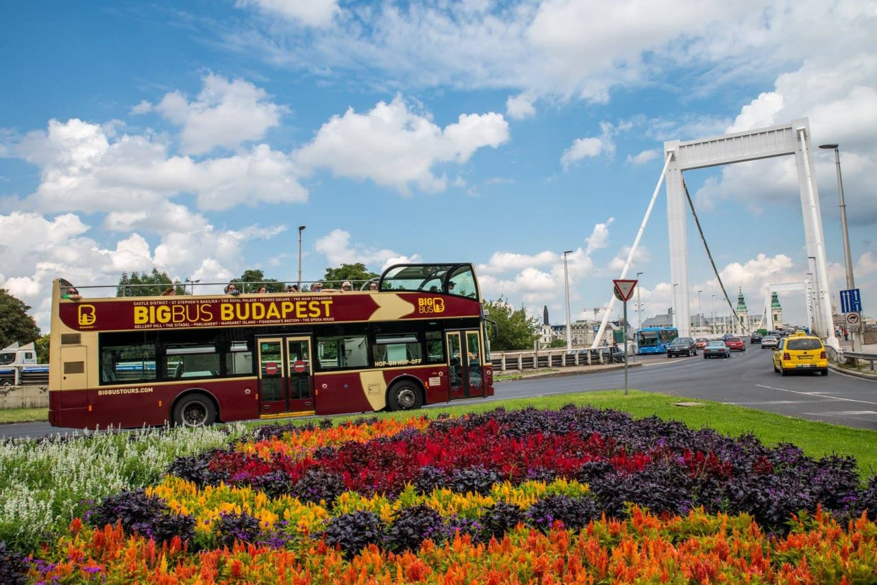 Big Bus Budapest Hop-on Hop-off Bus Tour - تصویر 2