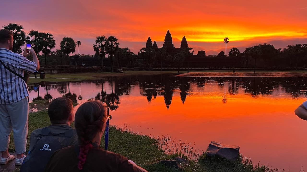 Angkor Cycling Tour - تصویر 2