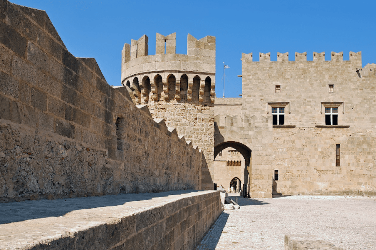 Palace of the Grand Master of the Knights of Rhodes - تصویر 2