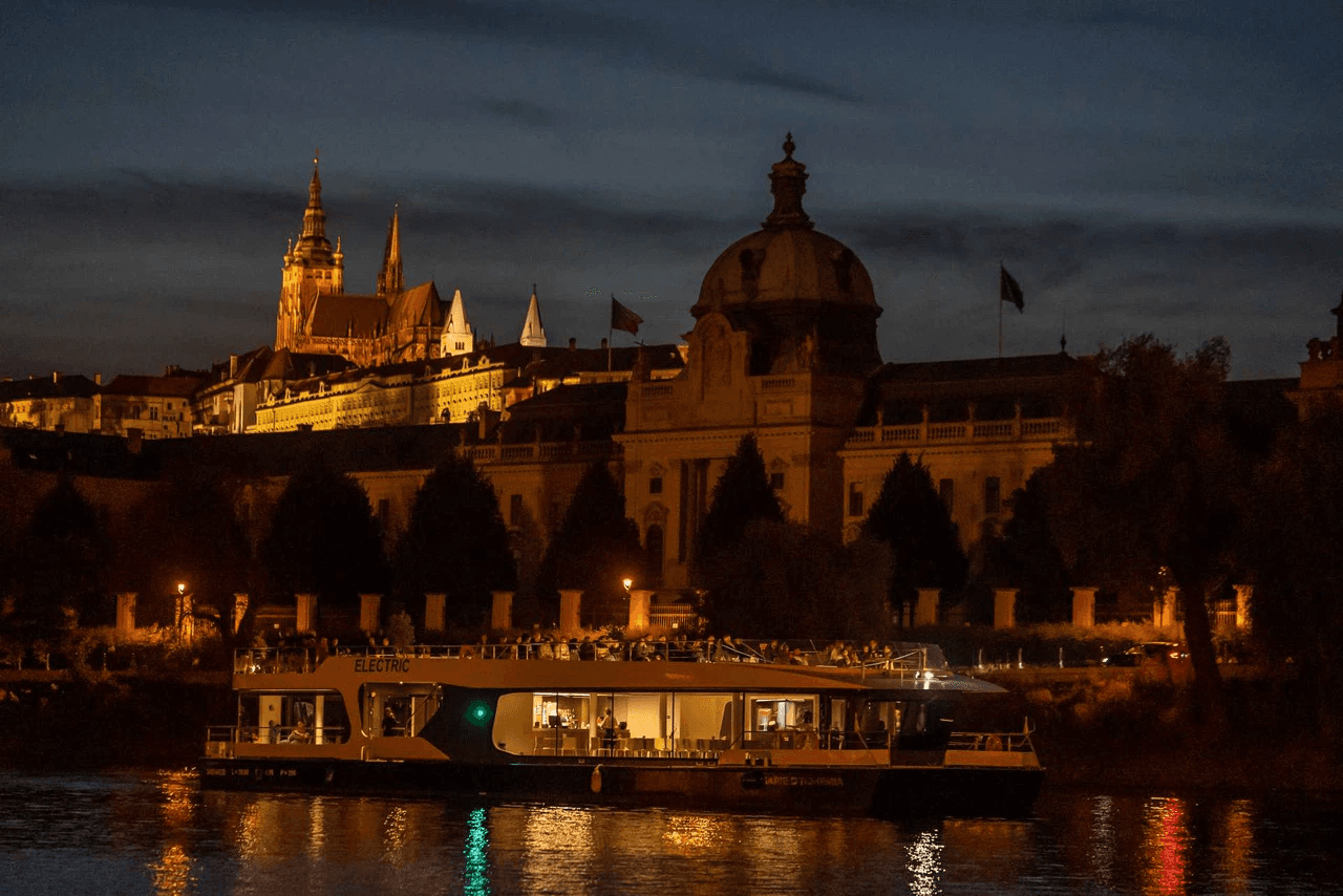 City Sightseeing Prague Hop-on Hop-off Bus Tour - تصویر 9